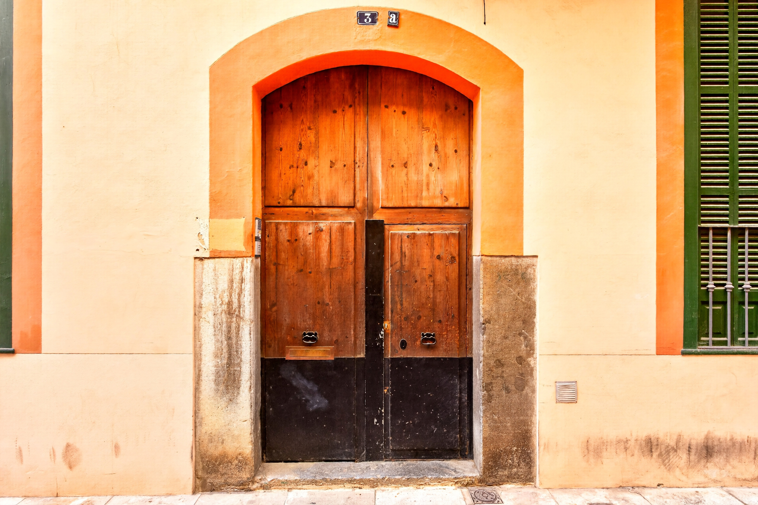 Property in need of renovation with a garden in the Old Town, photo 2 – Plaça Major, Palma de Mallorca