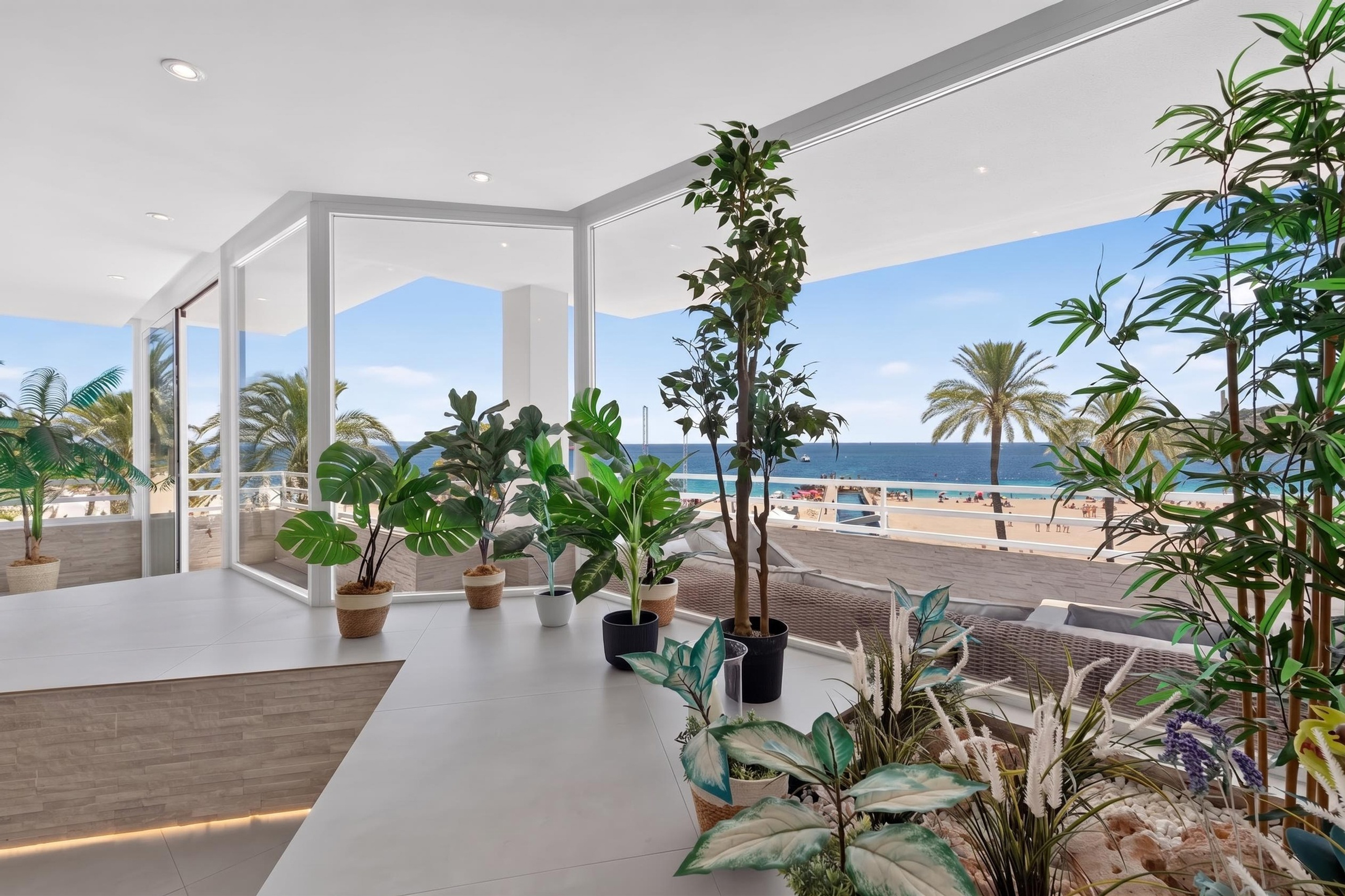 Beachfront apartment with panoramic ocean views, photo 2 – Magaluf, Calvià