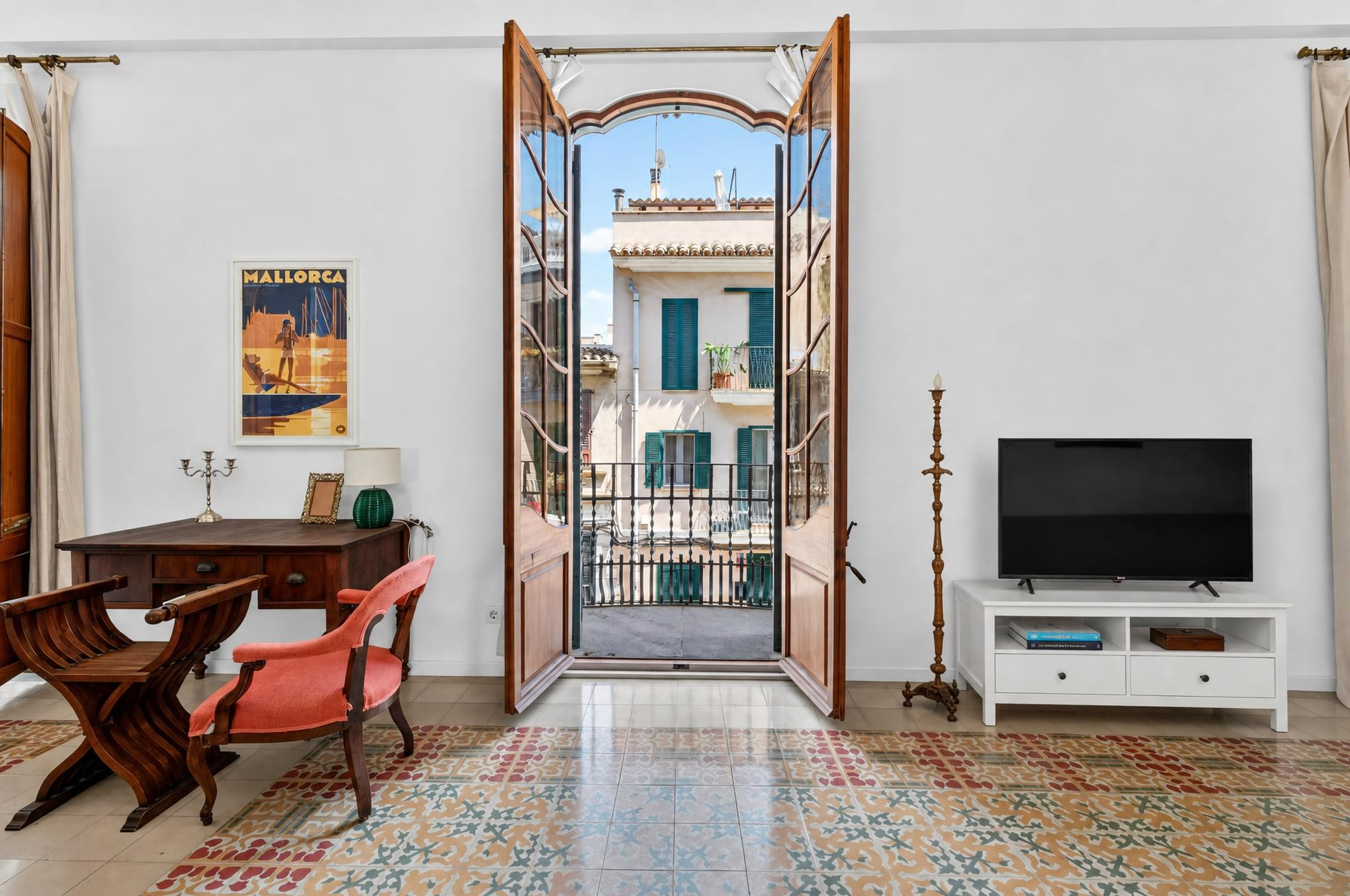 Historic Old Town Apartment in Santa Catalina, Palma de Mallorca, 4