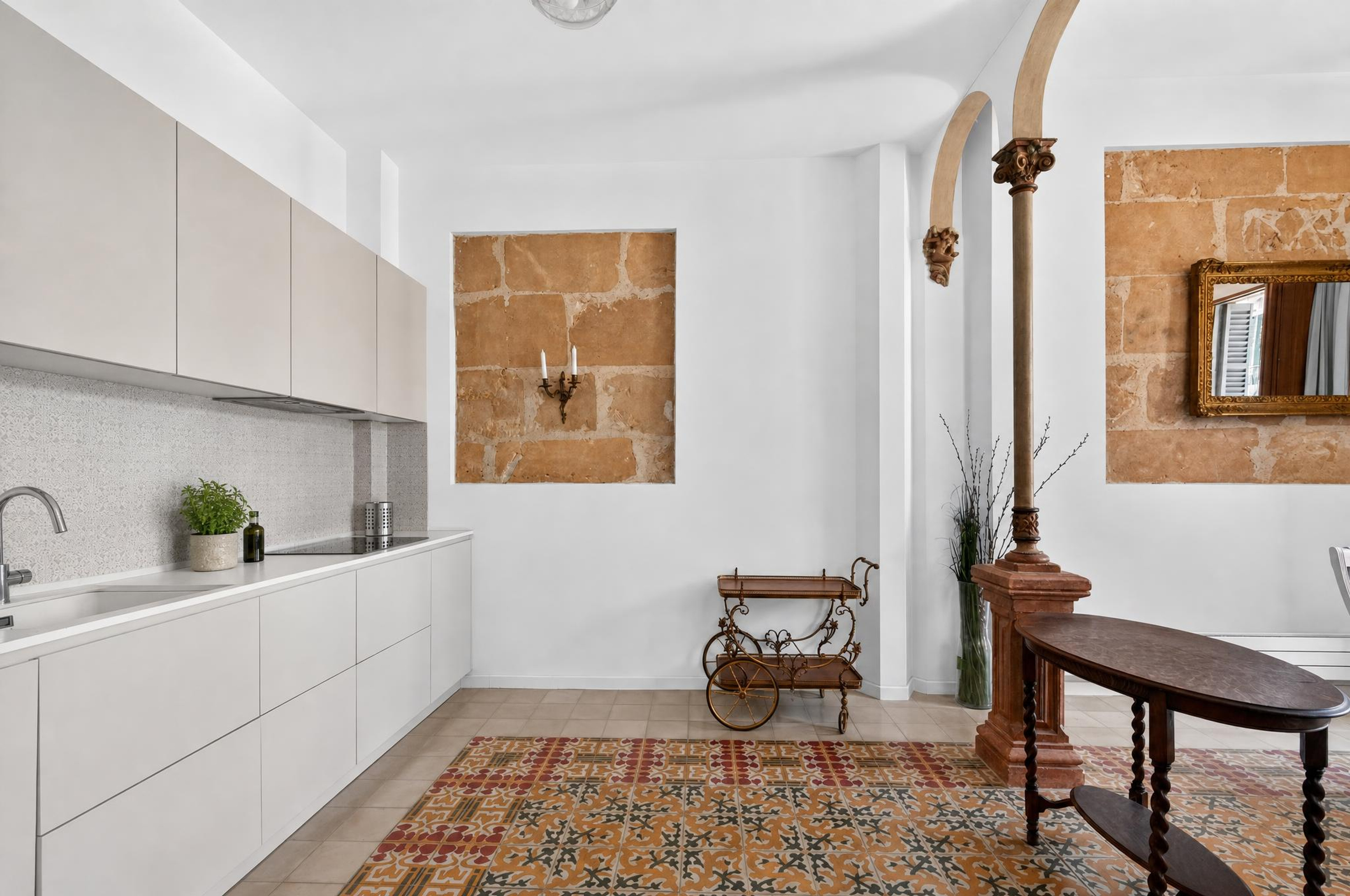 Historic Old Town Apartment in Santa Catalina, Palma de Mallorca, 5