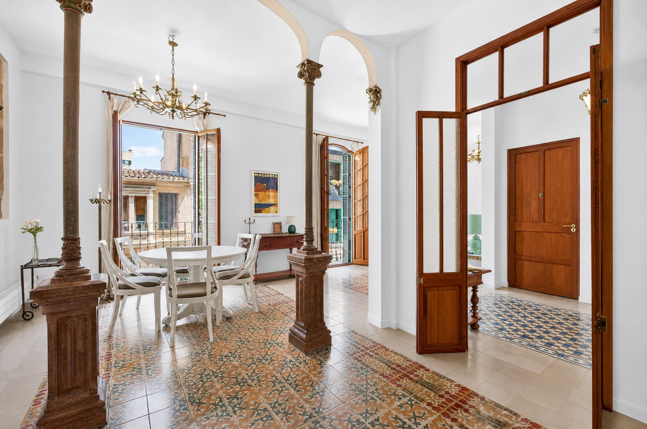 Historic Old Town Apartment in Santa Catalina, Palma de Mallorca, 2